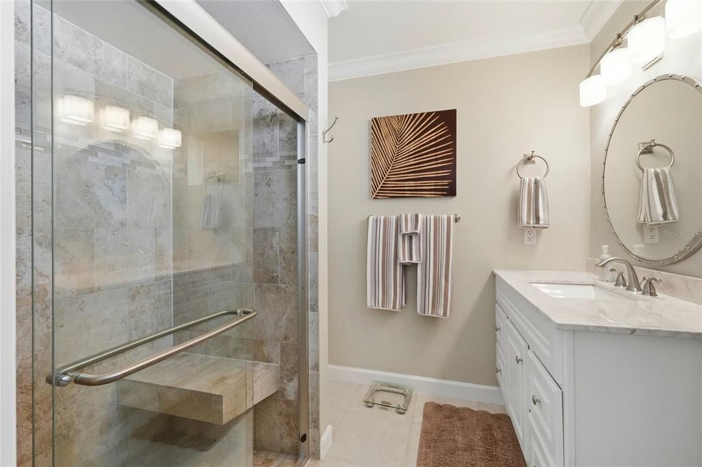 На продажу: $195,000 (2 спален, 2 ванн, 1040 Квадратных фут)