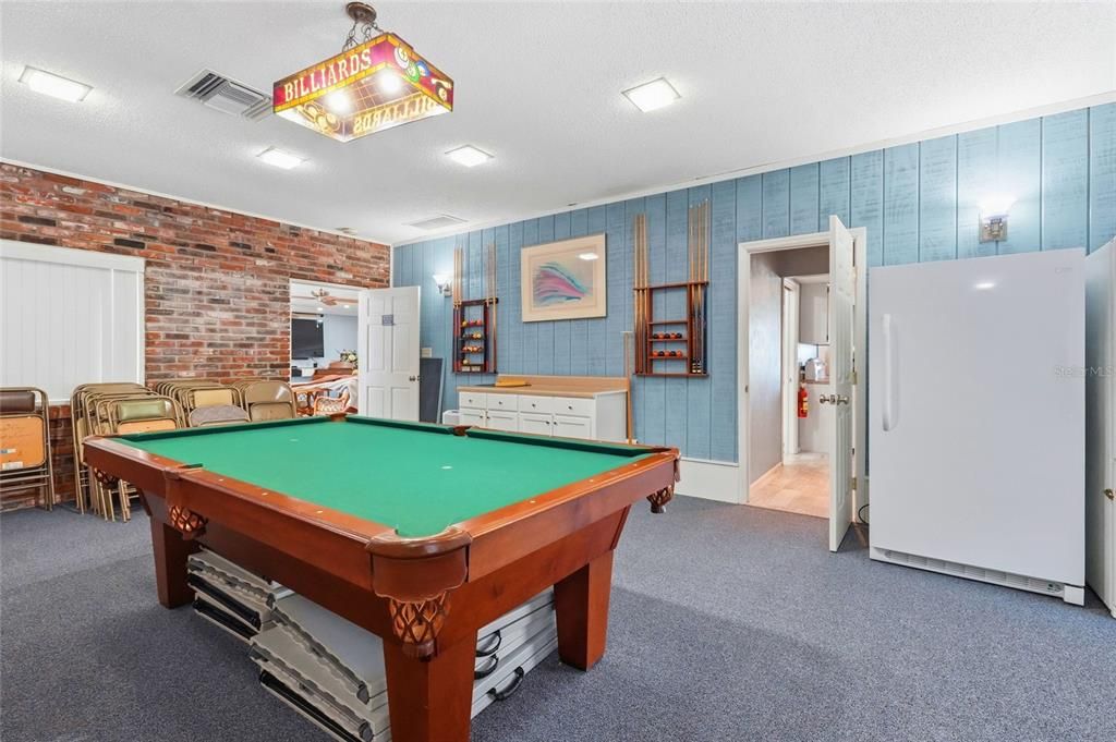 На продажу: $195,000 (2 спален, 2 ванн, 1040 Квадратных фут)