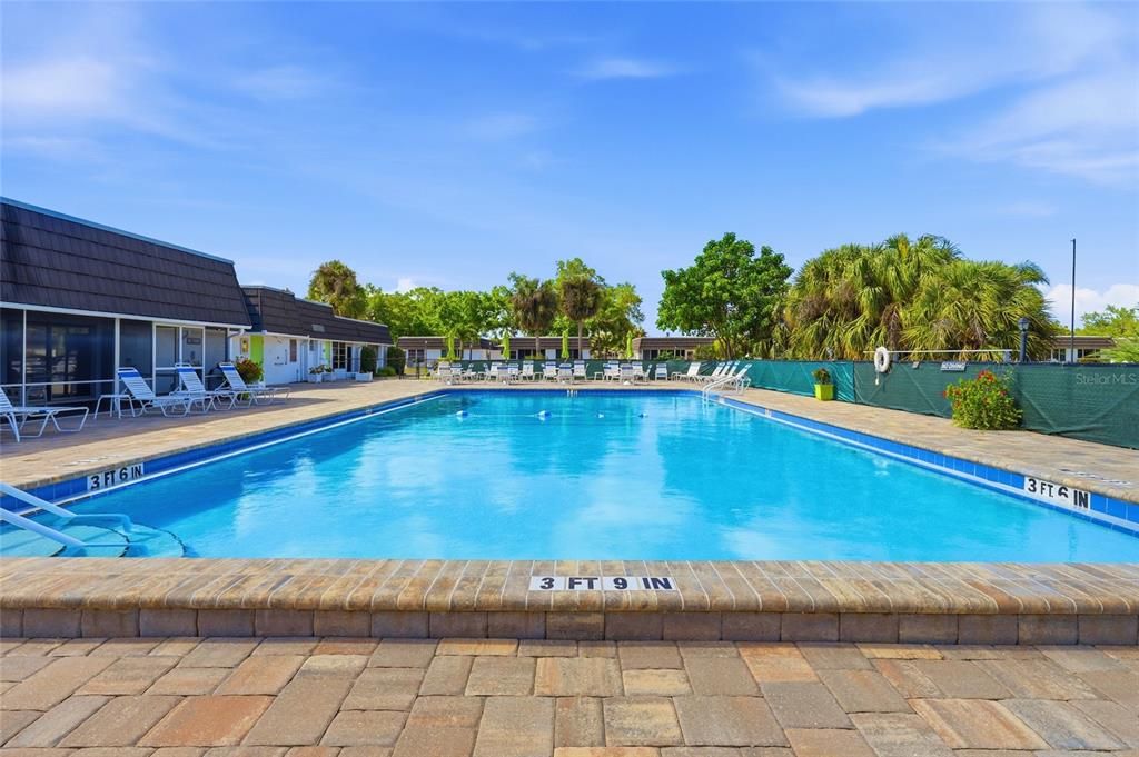 На продажу: $195,000 (2 спален, 2 ванн, 1040 Квадратных фут)