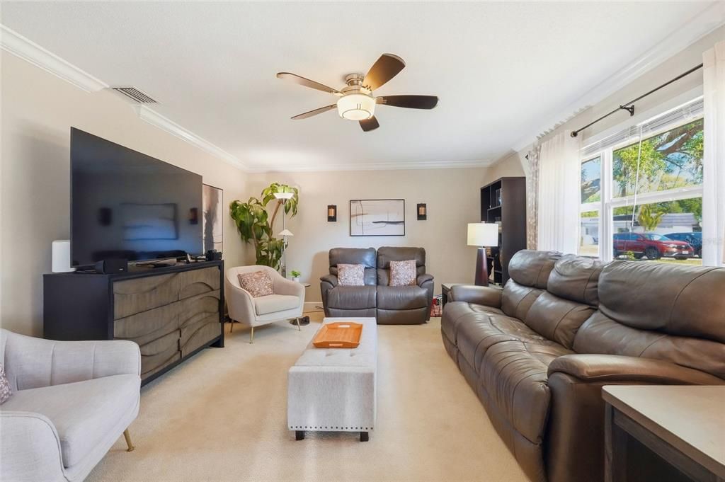 На продажу: $195,000 (2 спален, 2 ванн, 1040 Квадратных фут)