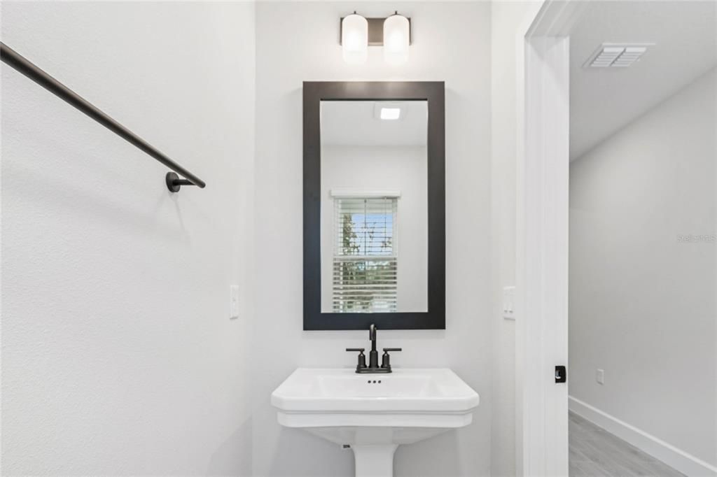 For Sale: $269,990 (3 beds, 2 baths, 1712 Square Feet)