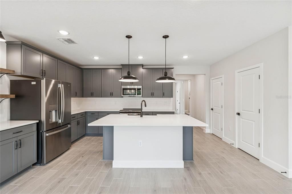 For Sale: $269,990 (3 beds, 2 baths, 1712 Square Feet)