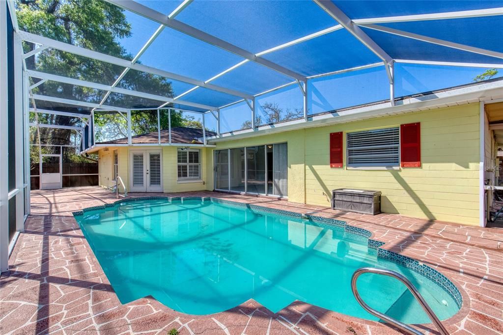 Active With Contract: $379,000 (3 beds, 2 baths, 2368 Square Feet)