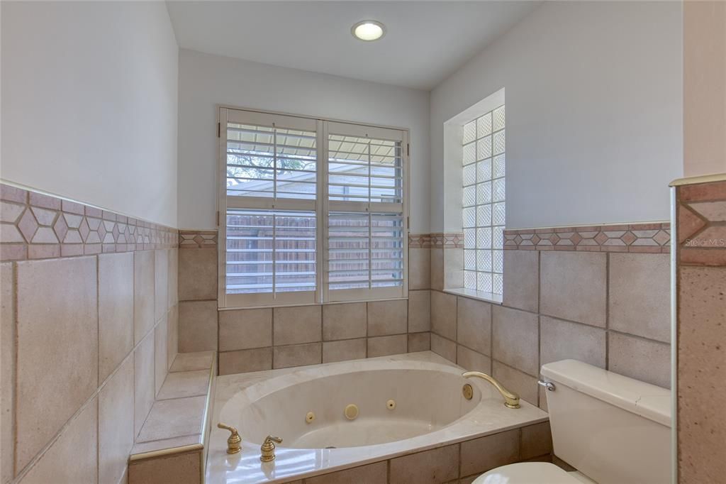 Active With Contract: $379,000 (3 beds, 2 baths, 2368 Square Feet)