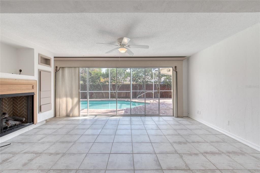 Active With Contract: $379,000 (3 beds, 2 baths, 2368 Square Feet)