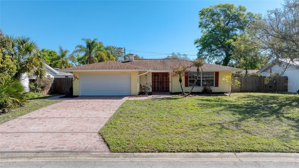 Active With Contract: $379,000 (3 beds, 2 baths, 2368 Square Feet)