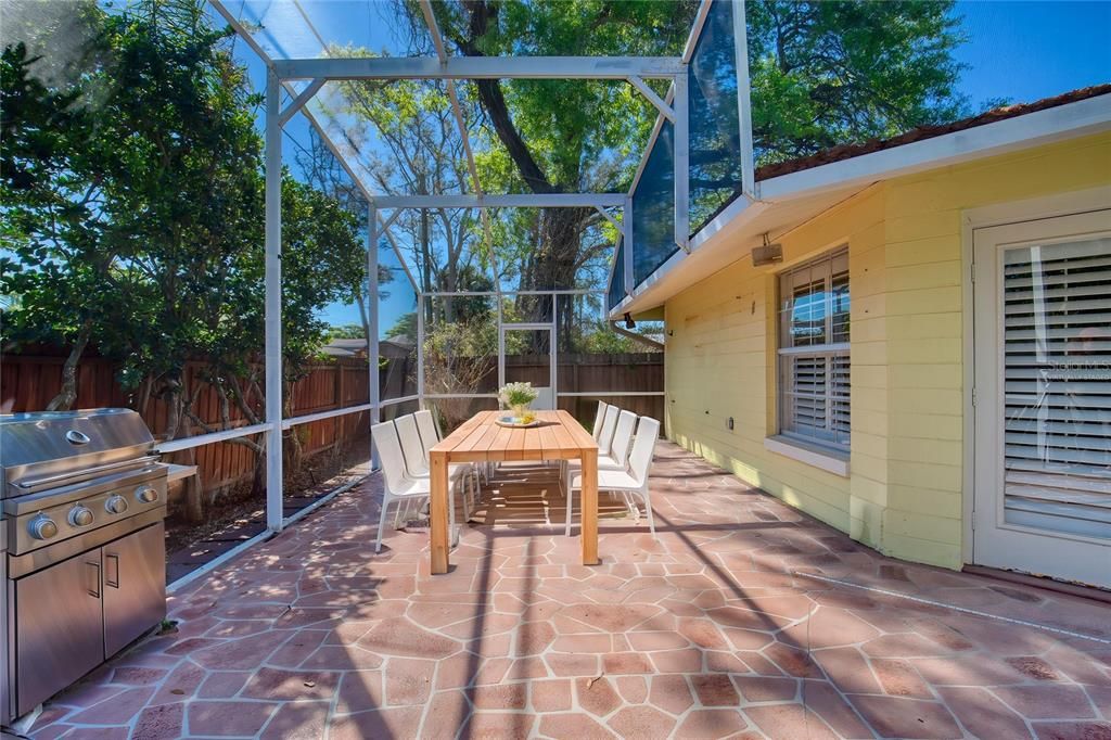 Active With Contract: $379,000 (3 beds, 2 baths, 2368 Square Feet)