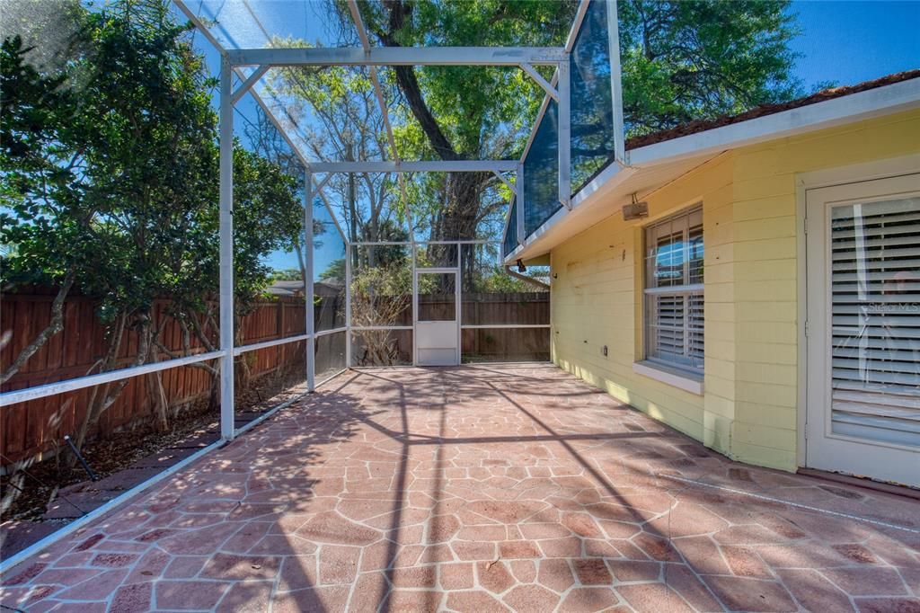 Active With Contract: $379,000 (3 beds, 2 baths, 2368 Square Feet)