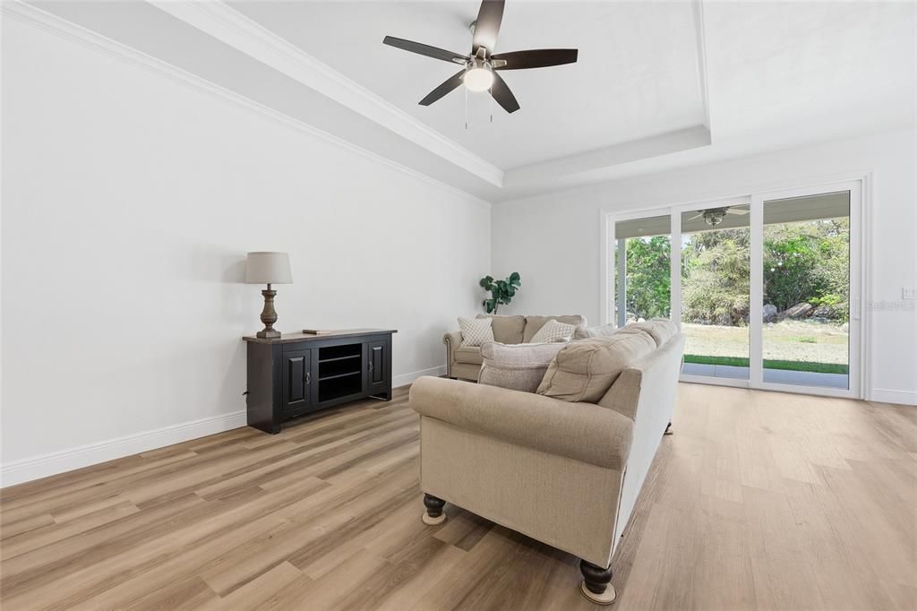 En Venta: $387,500 (3 camas, 2 baños, 1705 Pies cuadrados)