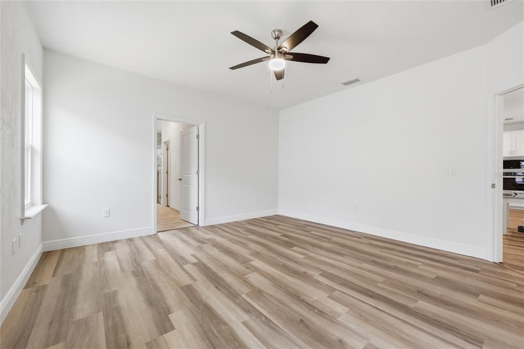 En Venta: $387,500 (3 camas, 2 baños, 1705 Pies cuadrados)