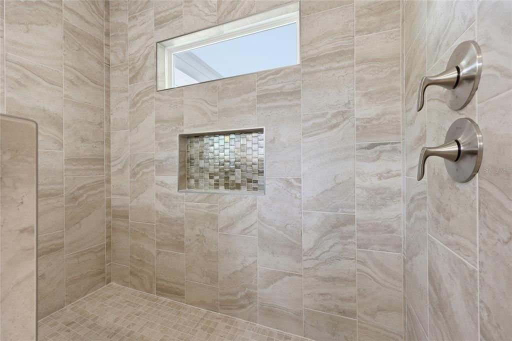 En Venta: $387,500 (3 camas, 2 baños, 1705 Pies cuadrados)