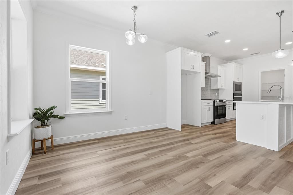 En Venta: $387,500 (3 camas, 2 baños, 1705 Pies cuadrados)