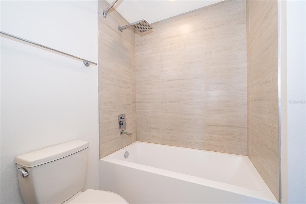 For Rent: $1,580 (1 beds, 1 baths, 750 Square Feet)
