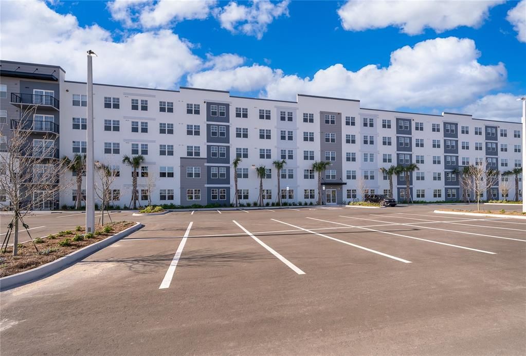 For Rent: $1,580 (1 beds, 1 baths, 750 Square Feet)