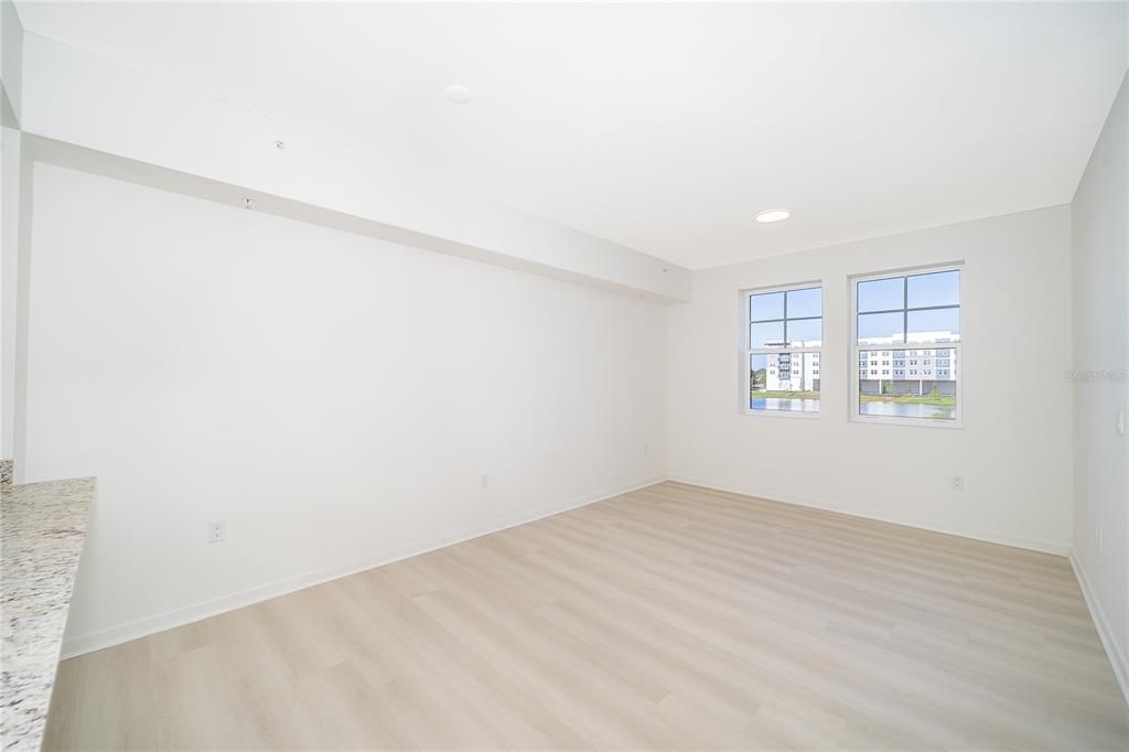 For Rent: $1,580 (1 beds, 1 baths, 750 Square Feet)