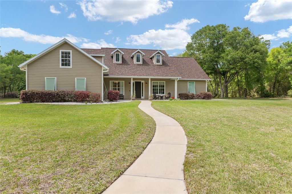 合同活跃: $849,000 (4 贝兹, 3 浴室, 3097 平方英尺)