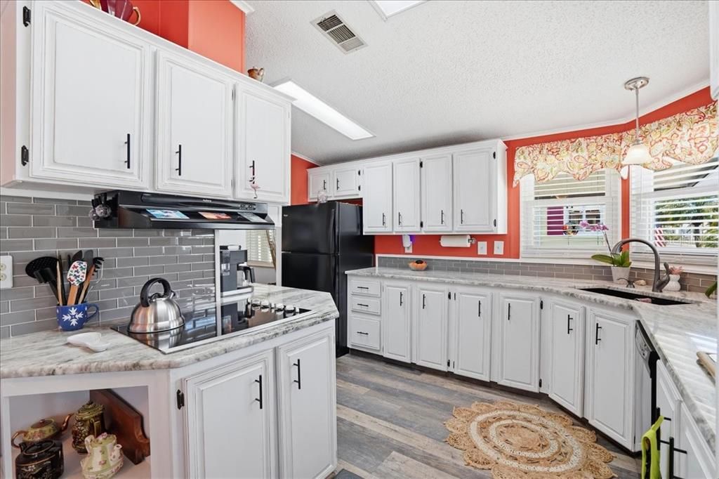 Activo con contrato: $157,500 (2 camas, 2 baños, 1368 Pies cuadrados)