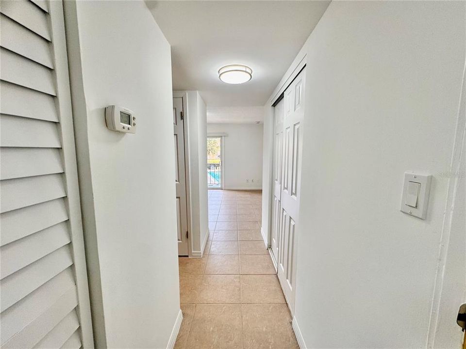 Active With Contract: $1,345 (1 beds, 1 baths, 586 Square Feet)