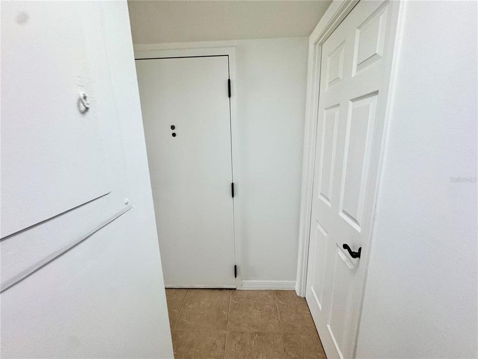 Active With Contract: $1,345 (1 beds, 1 baths, 586 Square Feet)