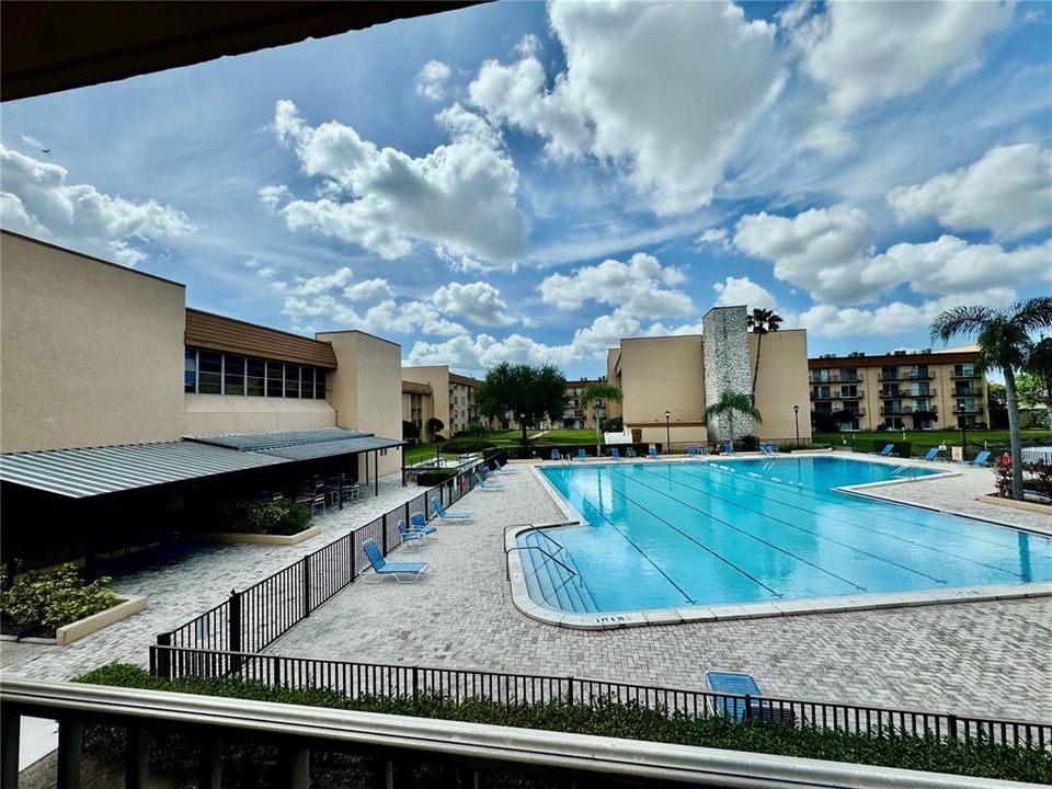 Active With Contract: $1,345 (1 beds, 1 baths, 586 Square Feet)