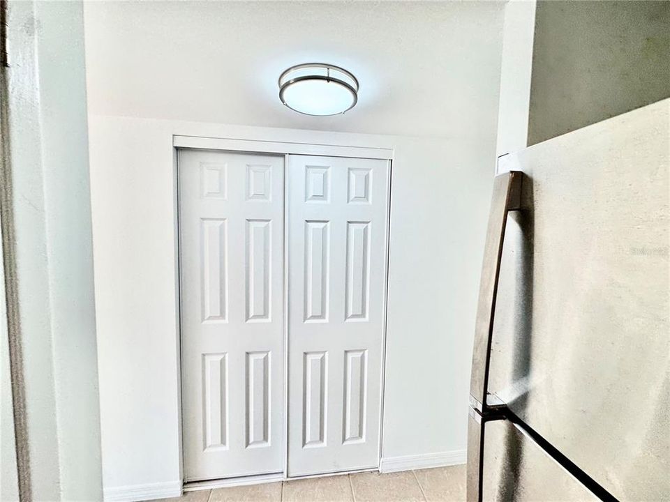 Active With Contract: $1,345 (1 beds, 1 baths, 586 Square Feet)