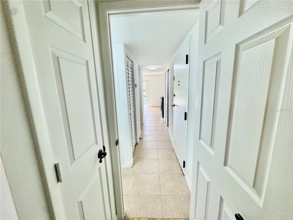 Active With Contract: $1,345 (1 beds, 1 baths, 586 Square Feet)
