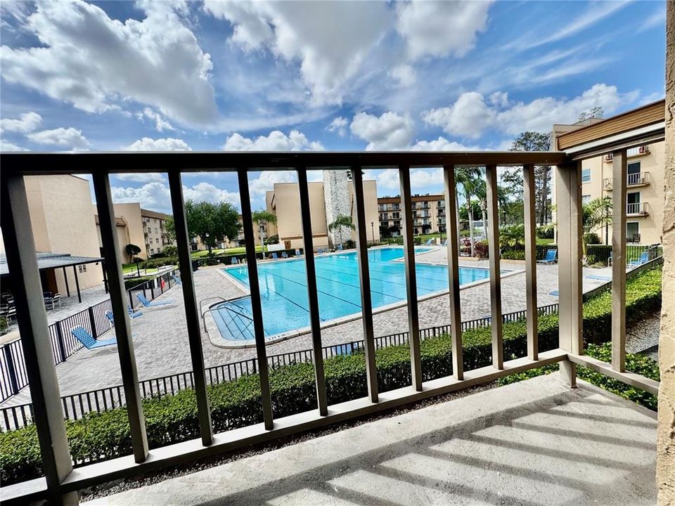Active With Contract: $1,345 (1 beds, 1 baths, 586 Square Feet)