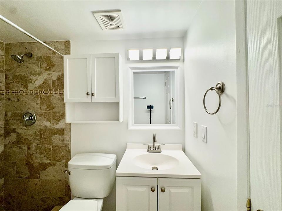 Active With Contract: $1,345 (1 beds, 1 baths, 586 Square Feet)