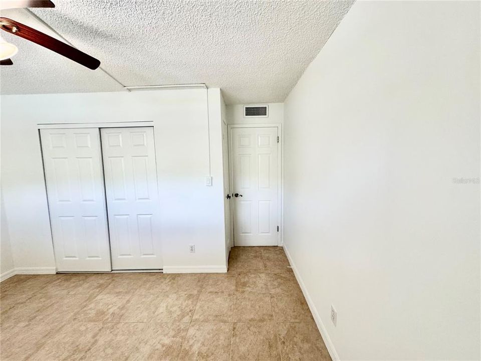 Active With Contract: $1,345 (1 beds, 1 baths, 586 Square Feet)