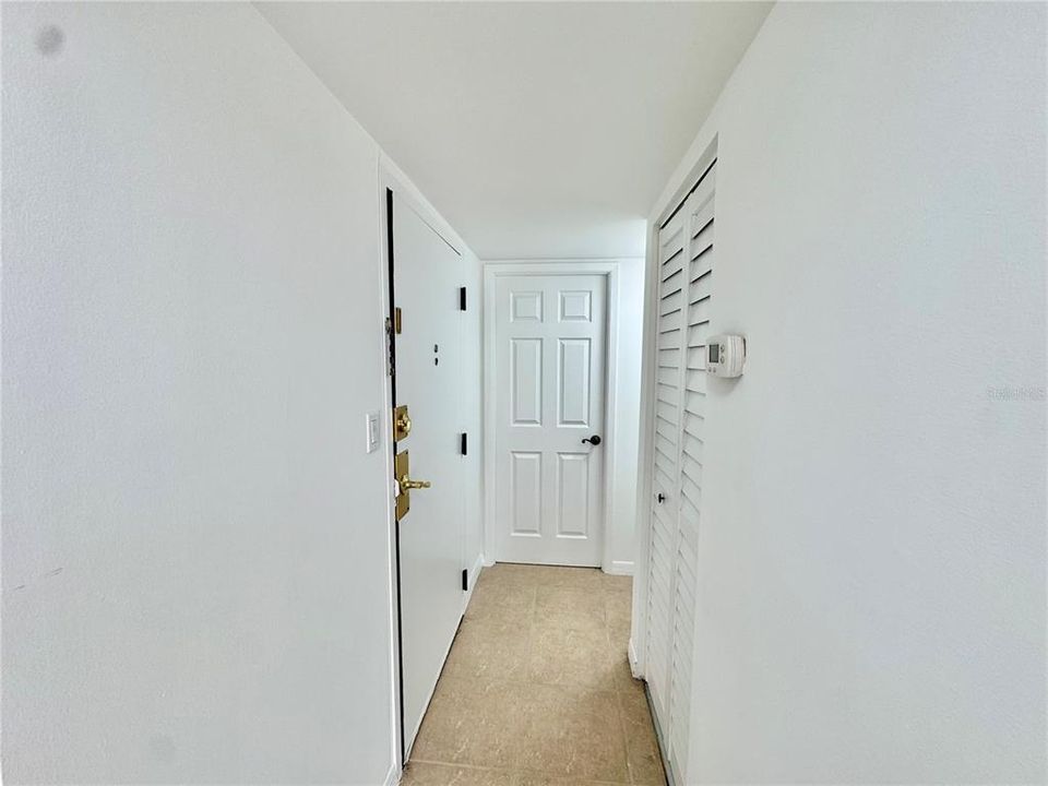 Active With Contract: $1,345 (1 beds, 1 baths, 586 Square Feet)