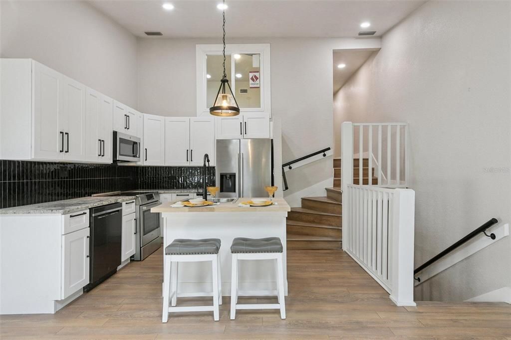 Activo con contrato: $219,500 (2 camas, 2 baños, 1250 Pies cuadrados)
