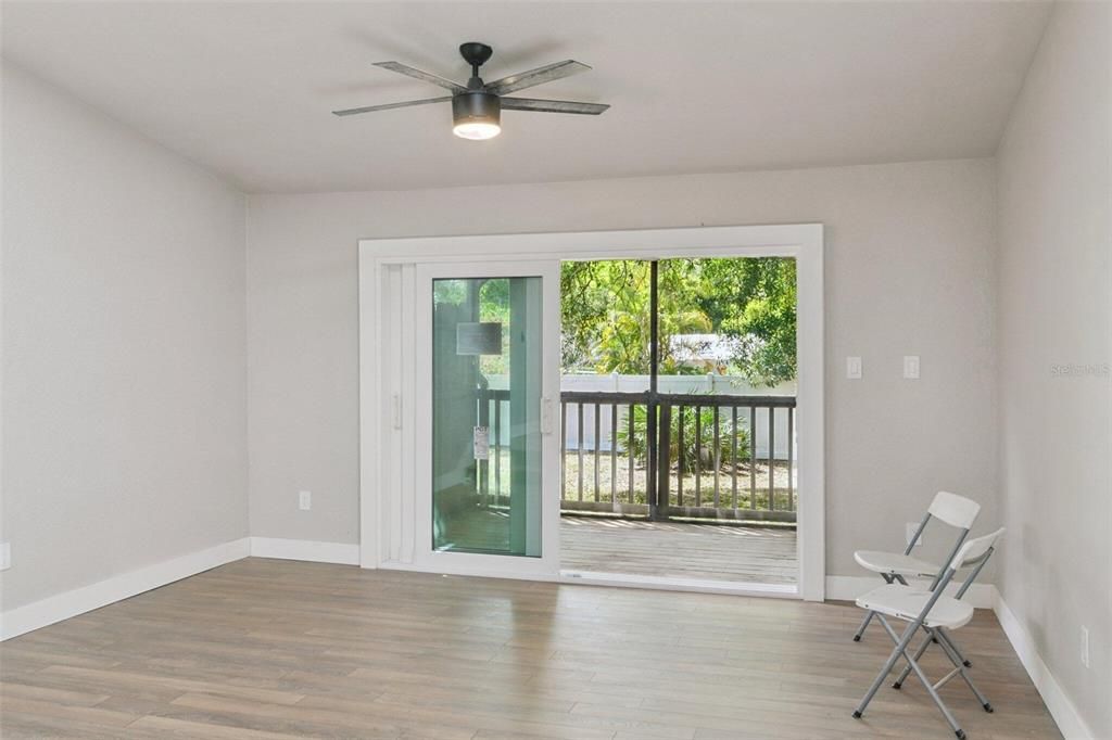 Activo con contrato: $219,500 (2 camas, 2 baños, 1250 Pies cuadrados)