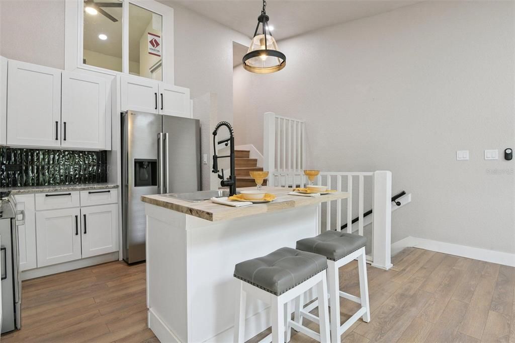 Activo con contrato: $219,500 (2 camas, 2 baños, 1250 Pies cuadrados)