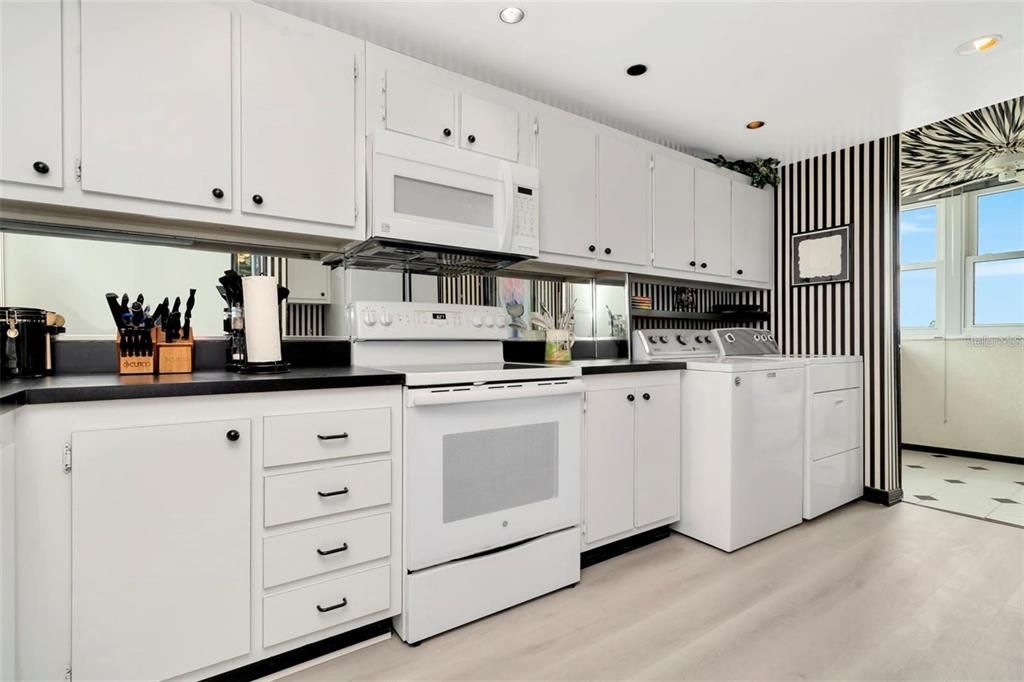 For Rent: $3,800 (2 beds, 2 baths, 1100 Square Feet)