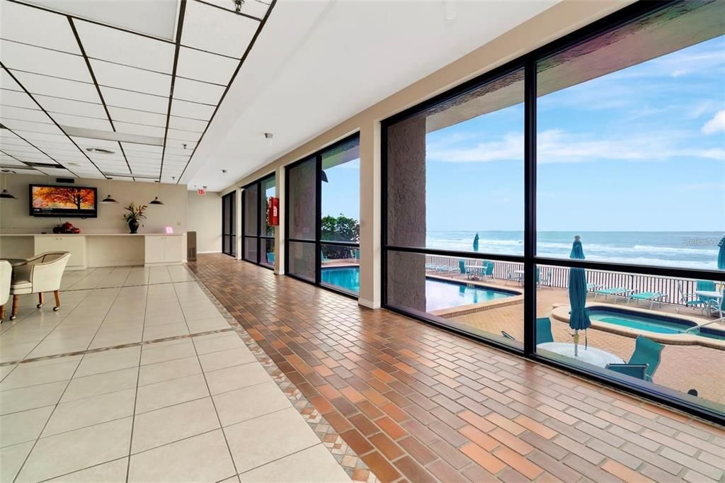 For Rent: $3,800 (2 beds, 2 baths, 1100 Square Feet)