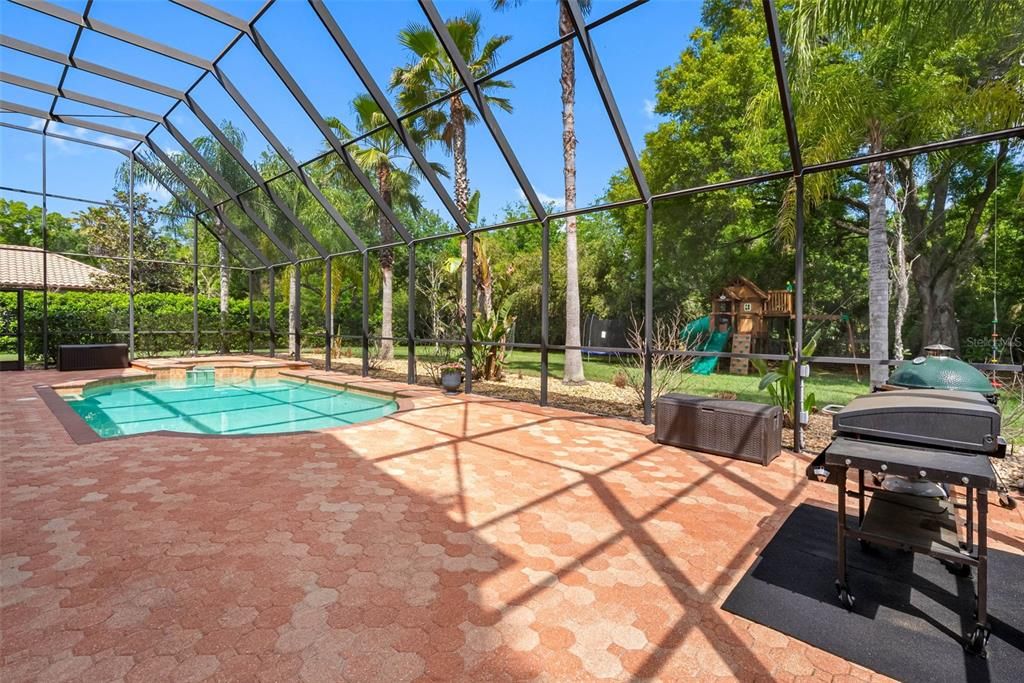 Activo con contrato: $875,000 (6 camas, 4 baños, 4300 Pies cuadrados)