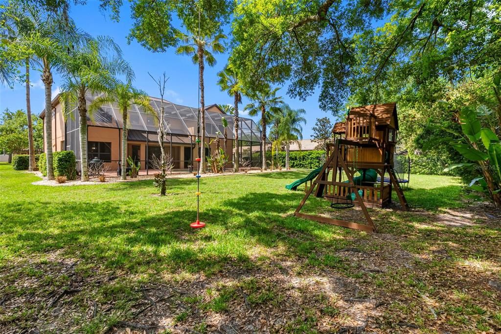 Activo con contrato: $875,000 (6 camas, 4 baños, 4300 Pies cuadrados)