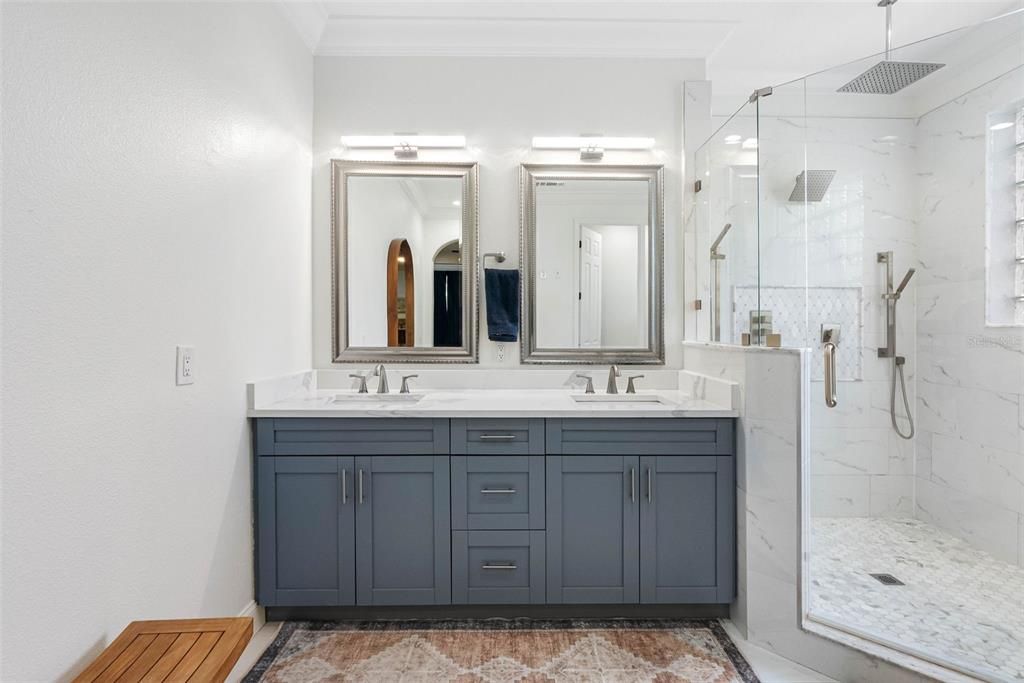 Activo con contrato: $875,000 (6 camas, 4 baños, 4300 Pies cuadrados)