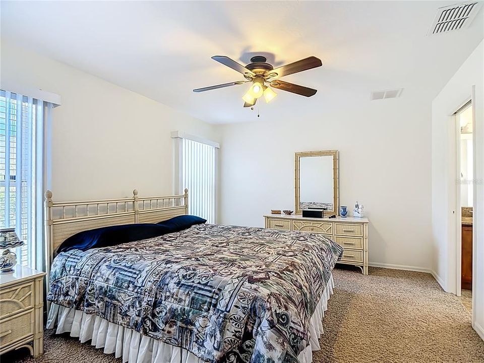 Activo con contrato: $299,950 (3 camas, 2 baños, 1504 Pies cuadrados)
