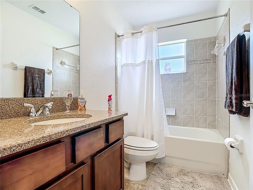Activo con contrato: $299,950 (3 camas, 2 baños, 1504 Pies cuadrados)