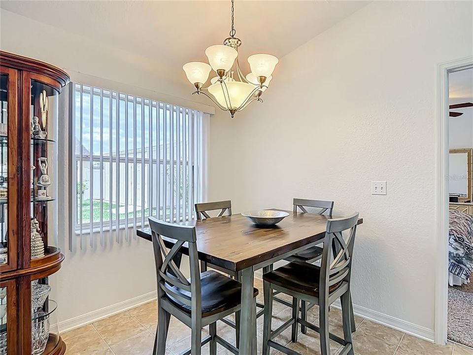 Activo con contrato: $299,950 (3 camas, 2 baños, 1504 Pies cuadrados)