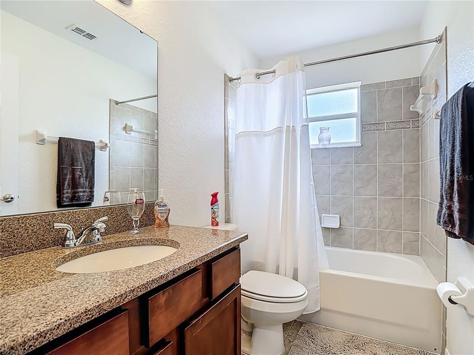 Activo con contrato: $299,950 (3 camas, 2 baños, 1504 Pies cuadrados)