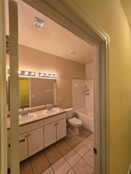 出租: $1,525 (2 贝兹, 2 浴室, 1275 平方英尺)