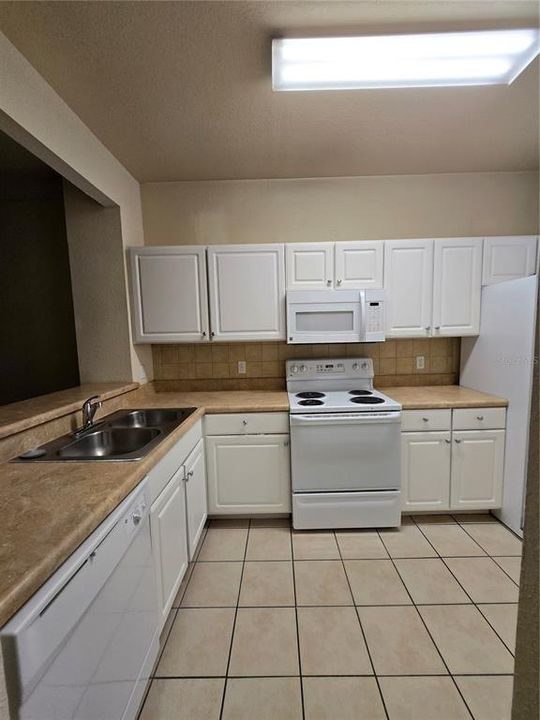 出租: $1,525 (2 贝兹, 2 浴室, 1275 平方英尺)