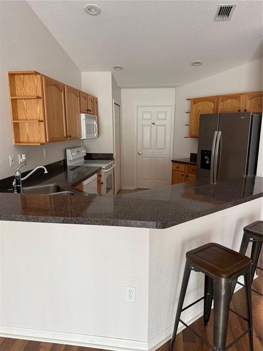 На продажу: $265,000 (3 спален, 2 ванн, 1782 Квадратных фут)