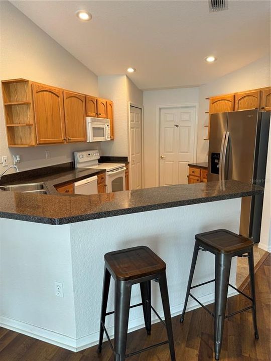 На продажу: $265,000 (3 спален, 2 ванн, 1782 Квадратных фут)