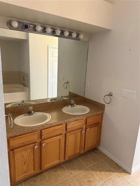 На продажу: $265,000 (3 спален, 2 ванн, 1782 Квадратных фут)