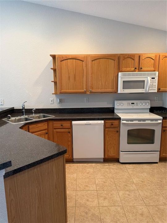 На продажу: $265,000 (3 спален, 2 ванн, 1782 Квадратных фут)