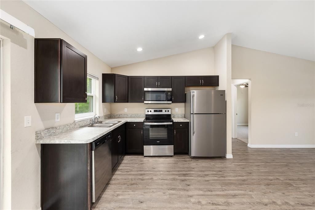 For Sale: $192,500 (3 beds, 2 baths, 1000 Square Feet)
