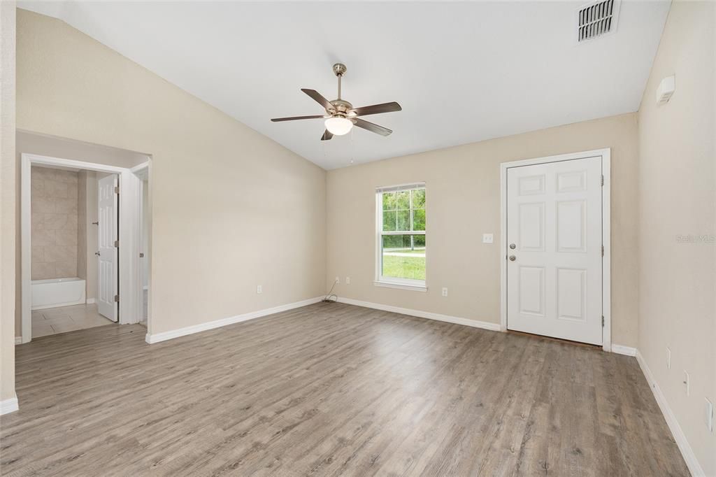 For Sale: $192,500 (3 beds, 2 baths, 1000 Square Feet)
